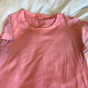 Lululemon swiftly tech short sleeve size 4